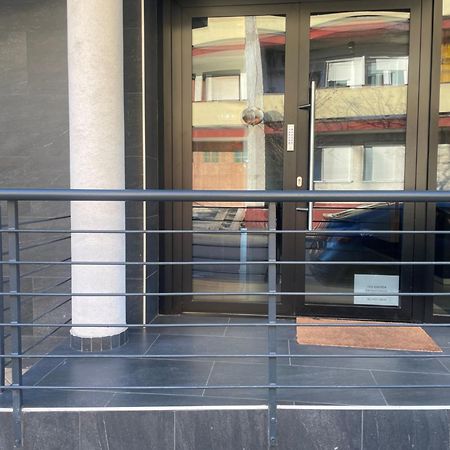 Sohaz Panzio Es Apartmanhaz Szolnok Exteriör bild